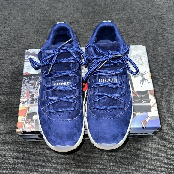 Air Jordan 11 Retro Low - Picture 3 of 8